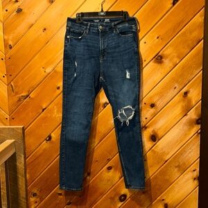 Old navy extra high rise rockstar super skinny distressed jeans